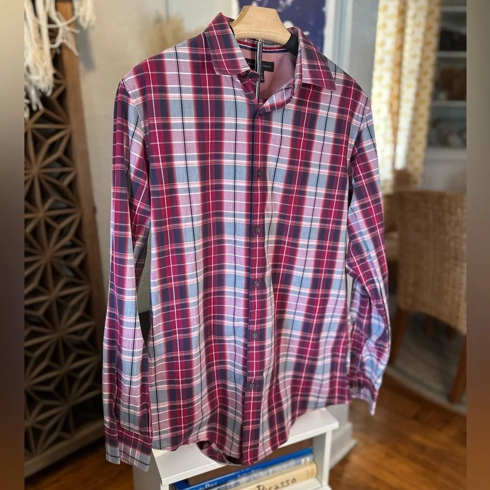 Banana Republic Red Plaid Button Up Long Sleeve Shirt